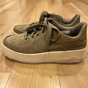 Nike Women’s Air Force 1 Sage Low- size 7